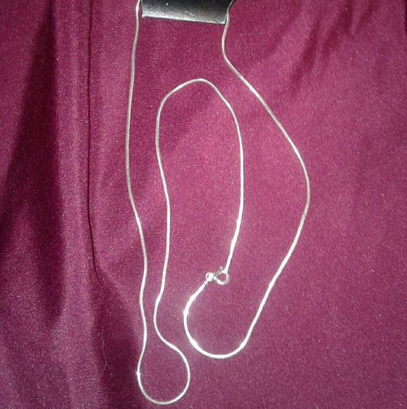 NWT  Silver necklace 💡🎁Gift idea💡🛍 - Picture 2 of 4