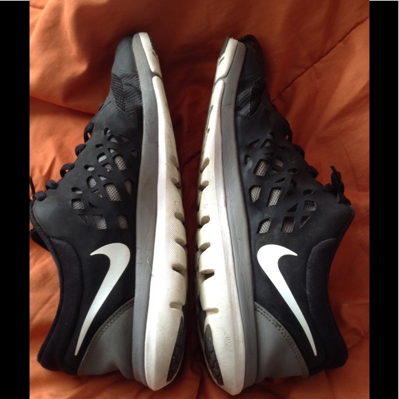 mens nike running shoes size 11