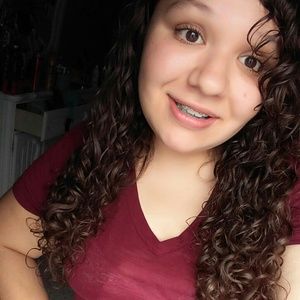 Meet your Posher, Raquel