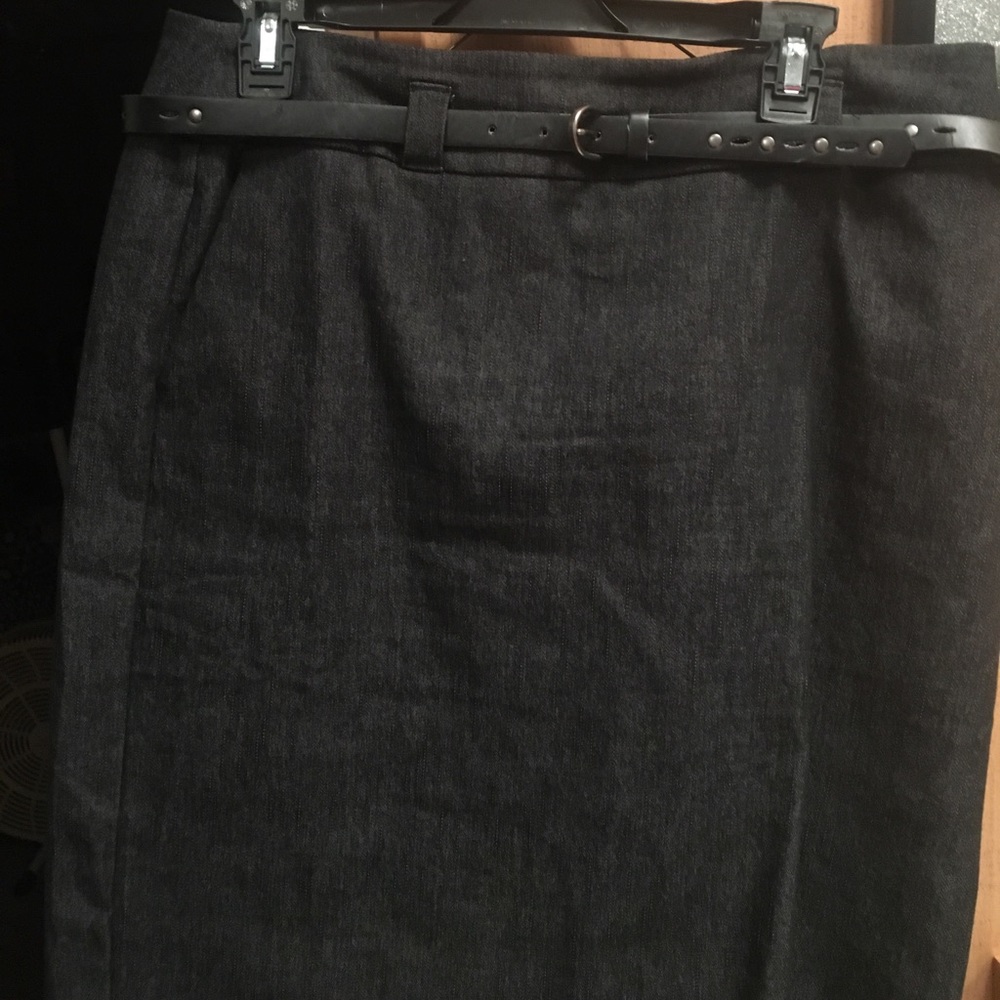 Black denim skirt with belt