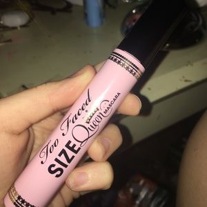 NWOT Too Faced Size Queen mascara 👑