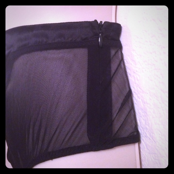 AGENT PROVOCATEUR BRA/PANTY LINGERIE SET - Picture 7 of 8