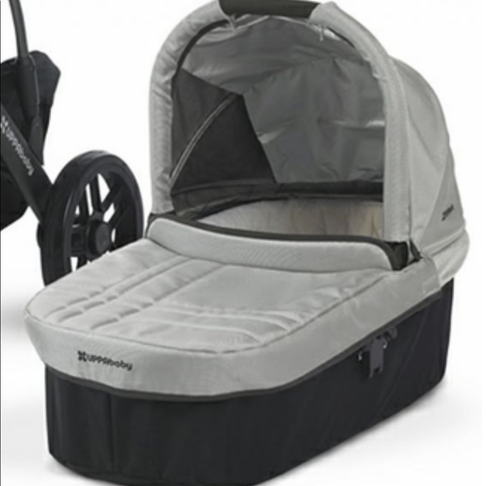 2012 Uppababy Vista bassinet NEW IN sealed BOX.