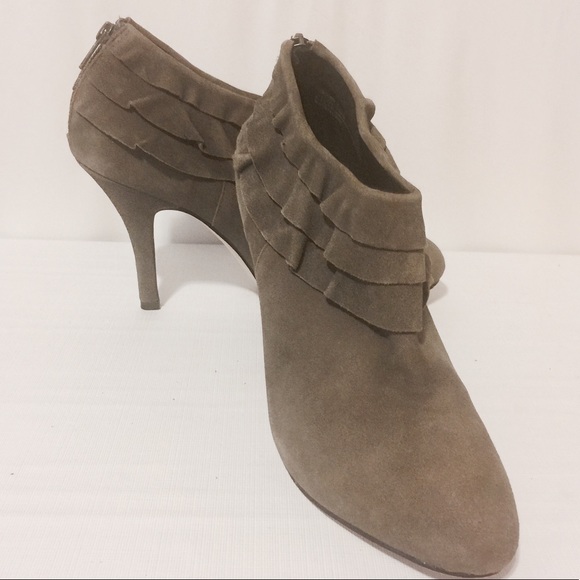 Kelsi Dagger "Dorothy" Olive Suede Booties - Picture 3 of 8