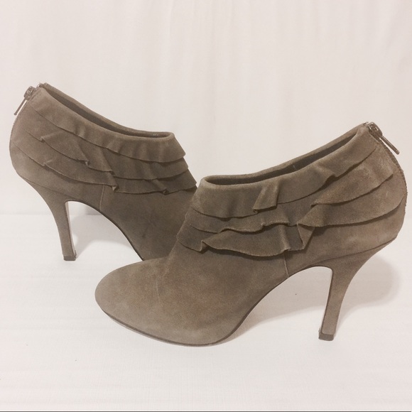 Kelsi Dagger "Dorothy" Olive Suede Booties - Picture 4 of 8