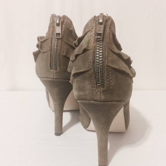 Kelsi Dagger "Dorothy" Olive Suede Booties - Picture 6 of 8
