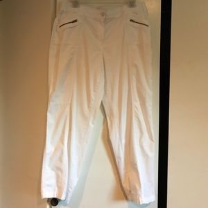 White cotton cropped pants