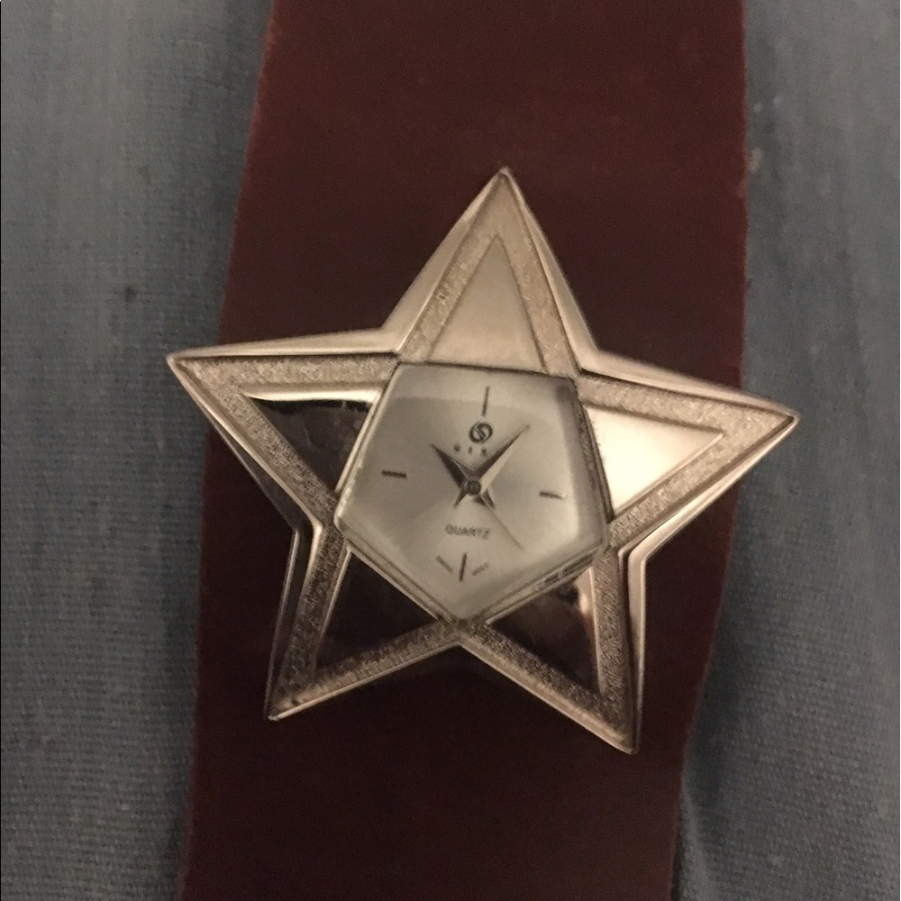 Leather strapped star watch