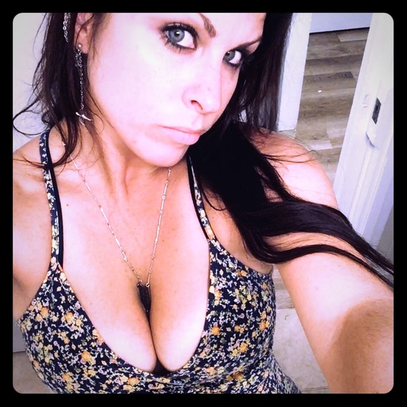 Meet your Posher, Kayla - Picture 1 of 1