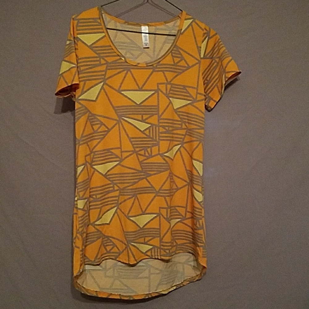LuLaRoe Orange Grey Geometric Classic T. Size XS.
