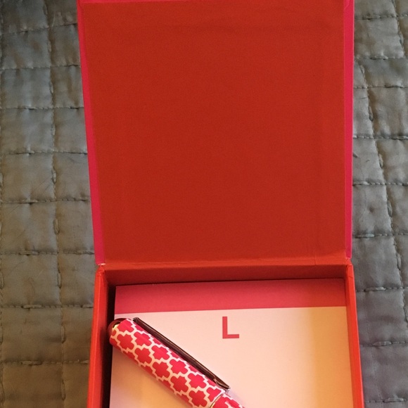 L pen and paper - Picture 1 of 2