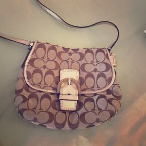Crossbody brown coach bag