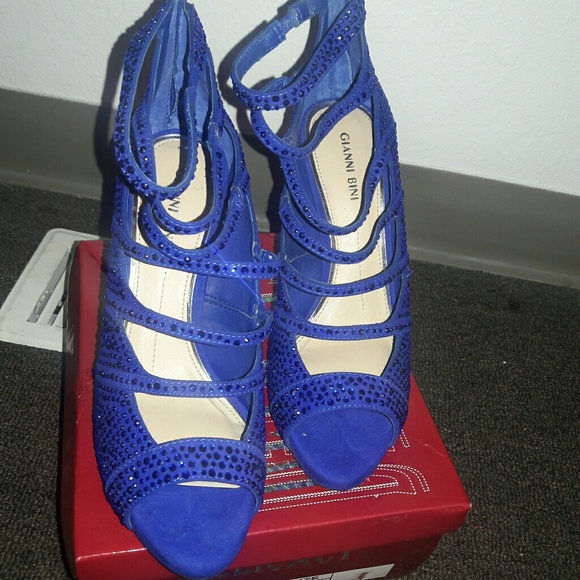 Blue studded heels - Picture 2 of 4