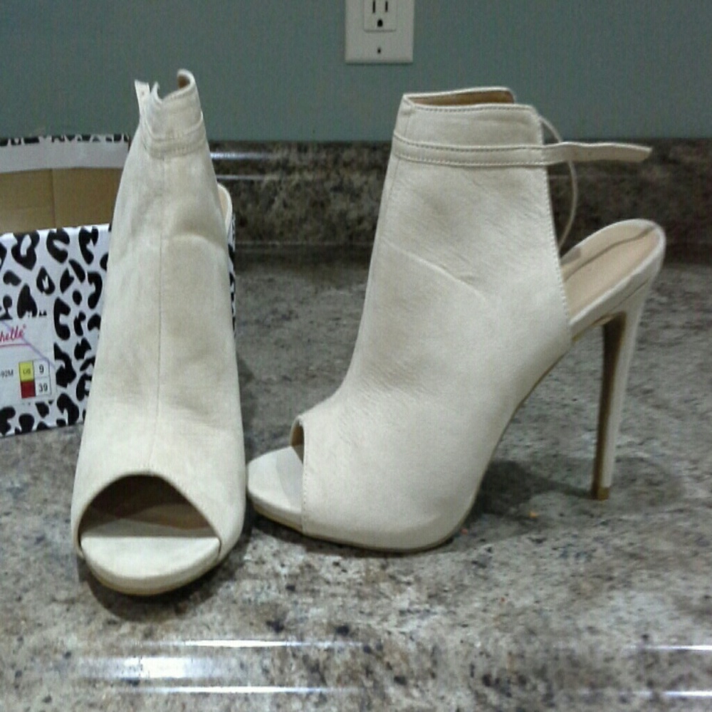 Sling back peep toe bootie