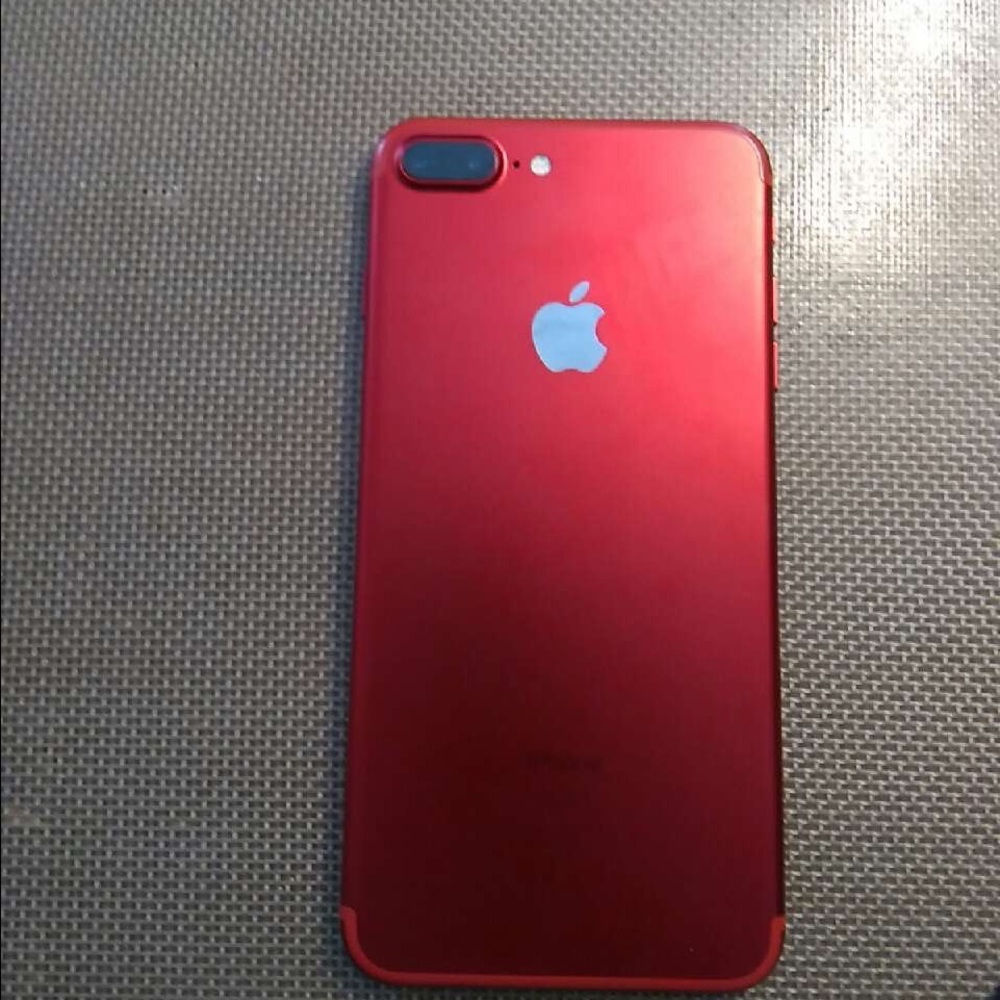 Meet your Posher, Nora