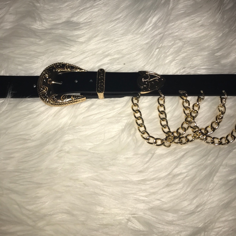 Dollskill black chain belt
