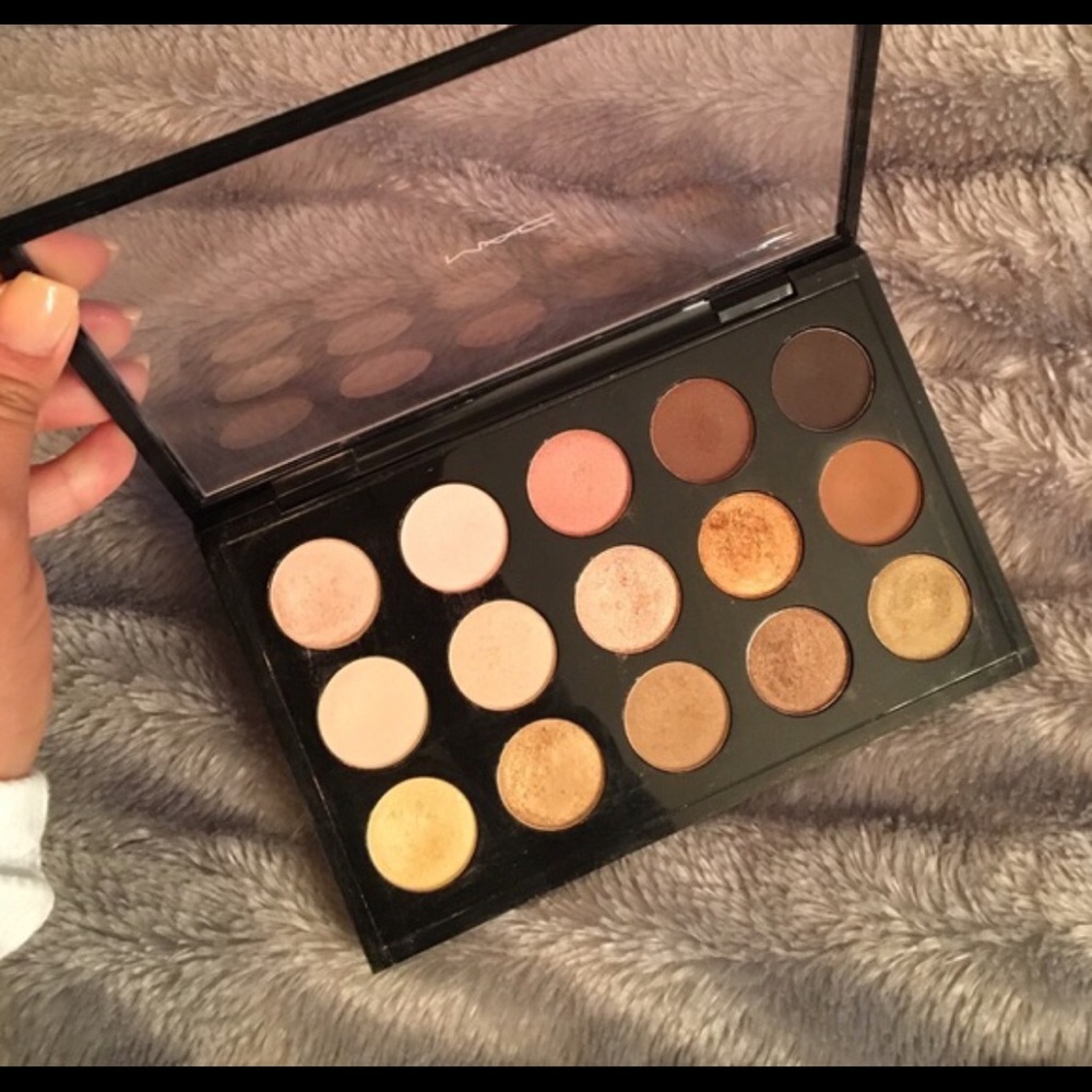 Mac eyeshadow palette