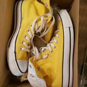 YELLOW high top converse
