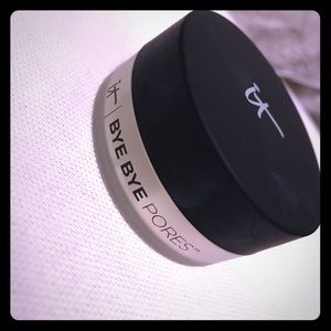 It Cosmetics Bye Bye Pores Setting Powder