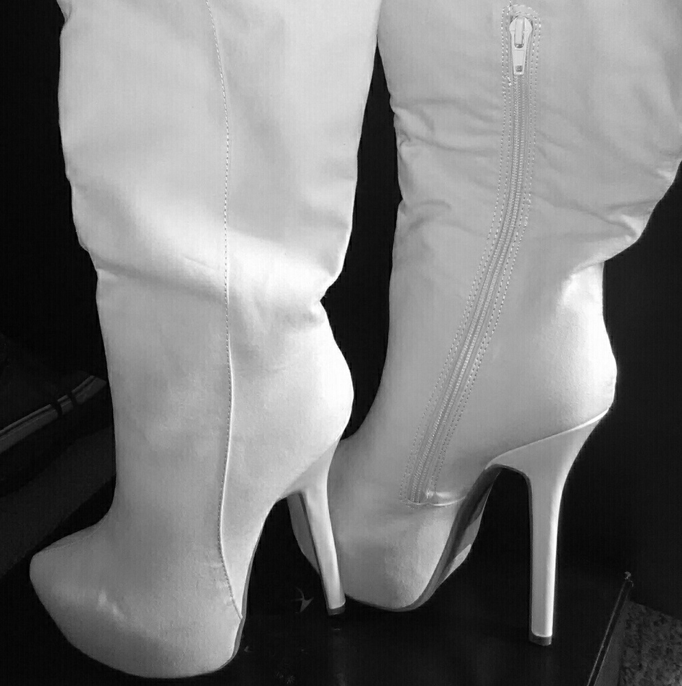 Off-White suede platform stiletto boots size 7.5