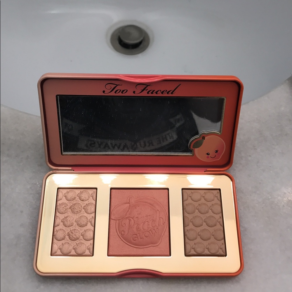 Too faced peach glow pallet