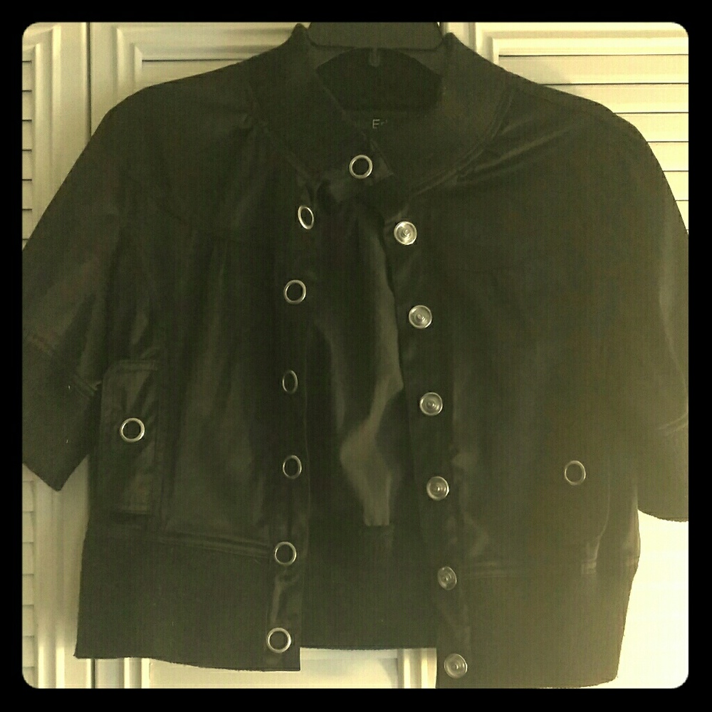 Black short sleeve sweater