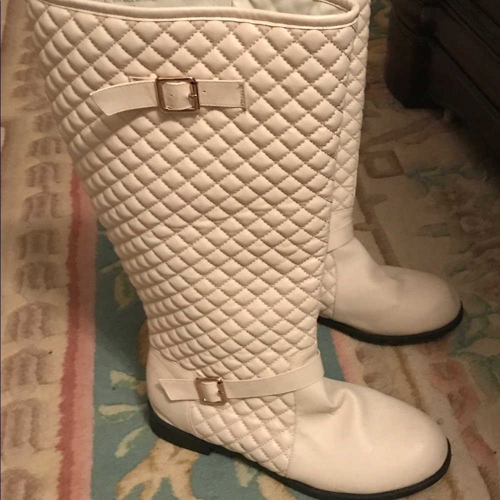 Comfortview Women's Size 12WW Quilted Boots