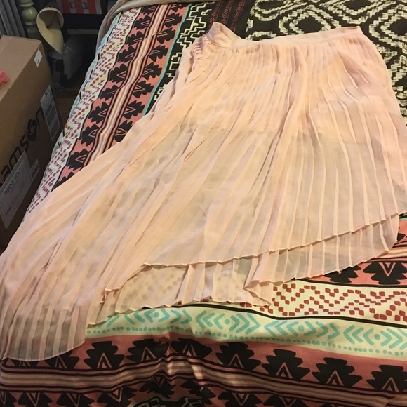 Zara asymmetrical pink pleated chiffon skirt - Picture 2 of 2