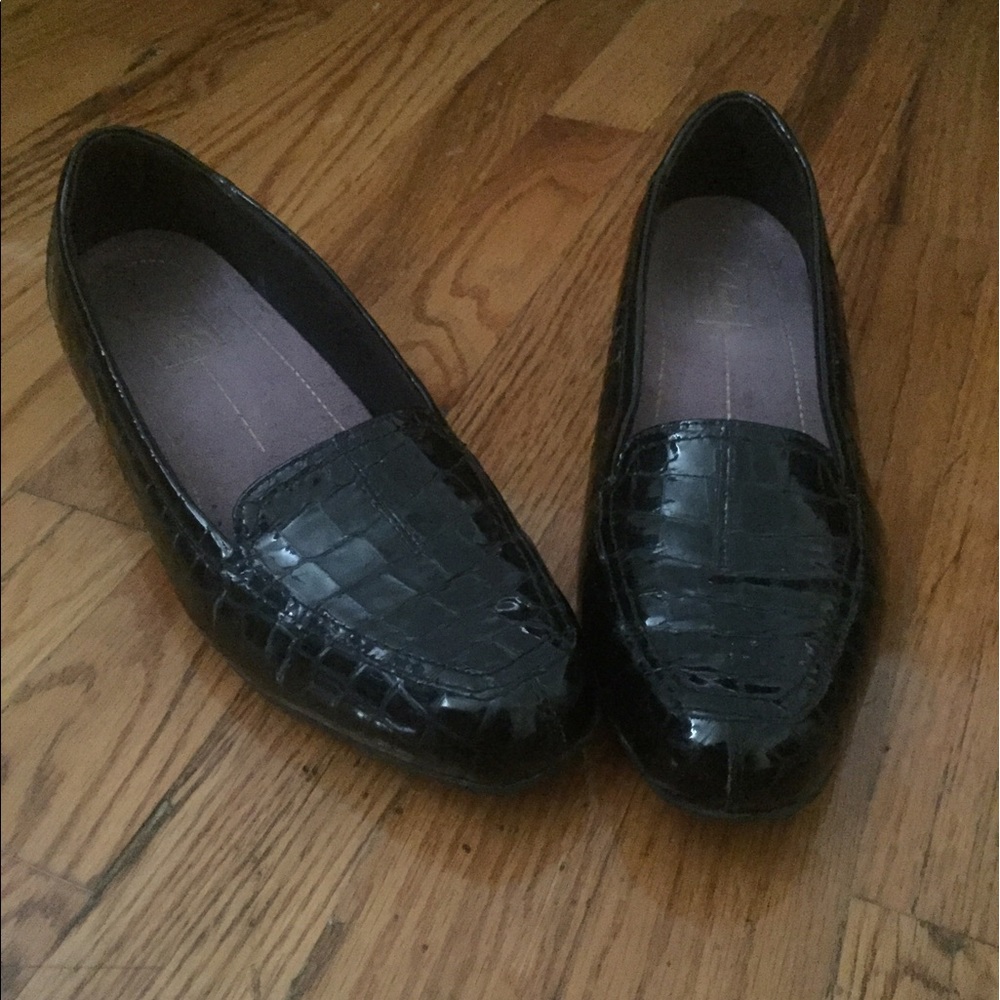 Clarks patent leather loafer size 8.5 w