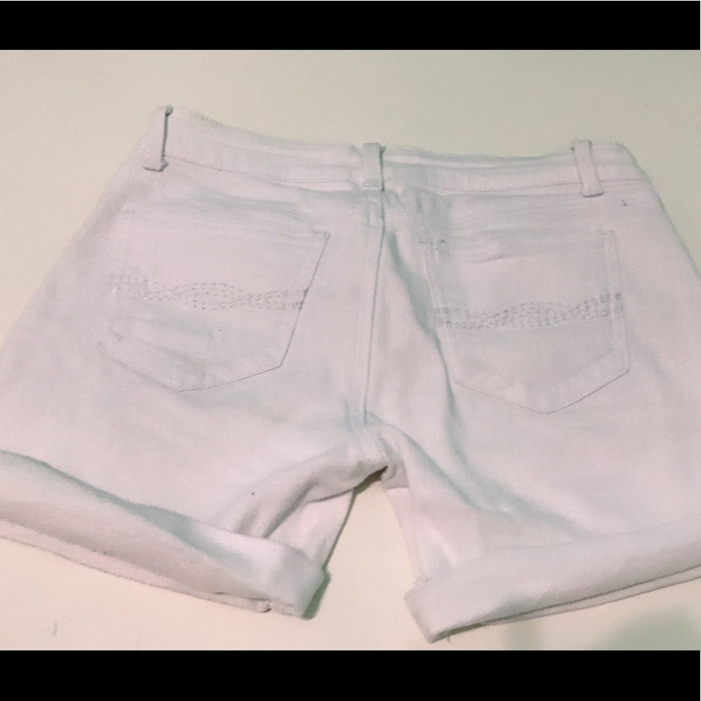 Shorts - Picture 3 of 3