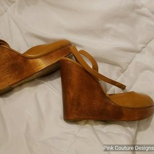 Awesome wooden clog/wedge