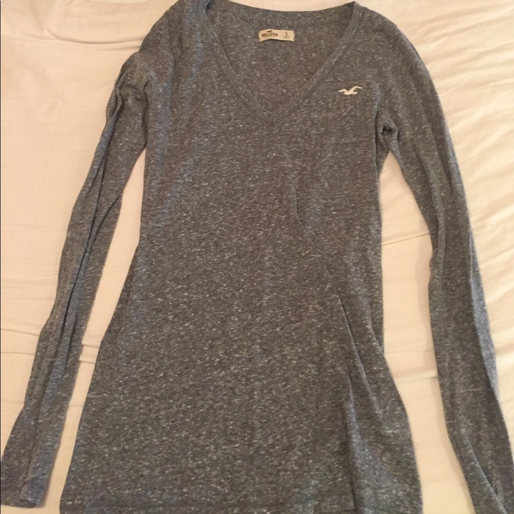 Gray long sleeve Hollister tshirt