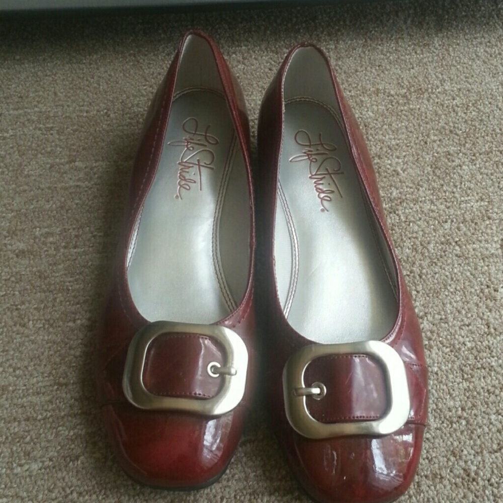 Life stride burgundy flats size 7.5