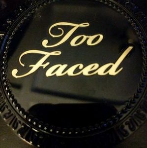 Too Faced Amazing Face powder