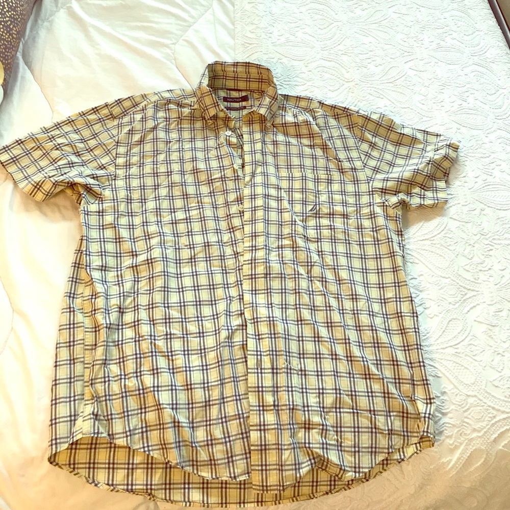 Náutica men's dress shirt. Pale yellow and navy