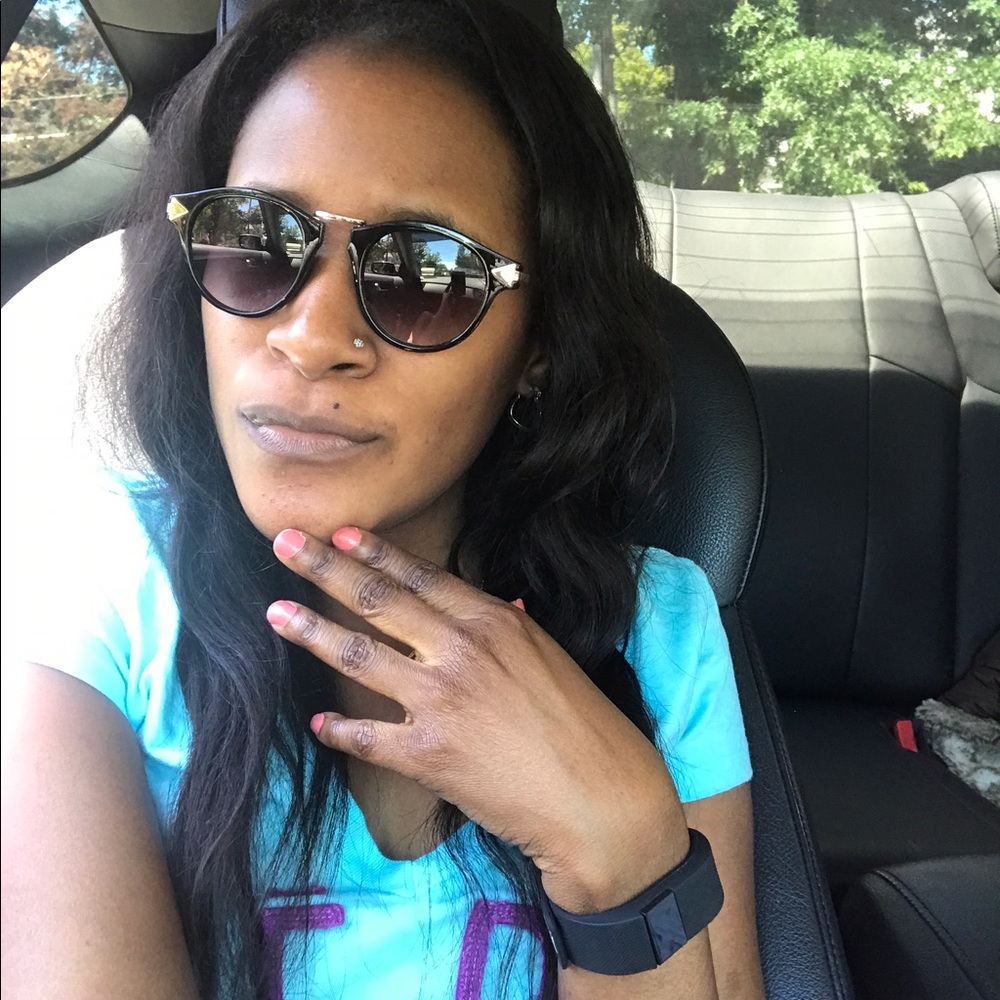 Meet your Posher, Omotunde