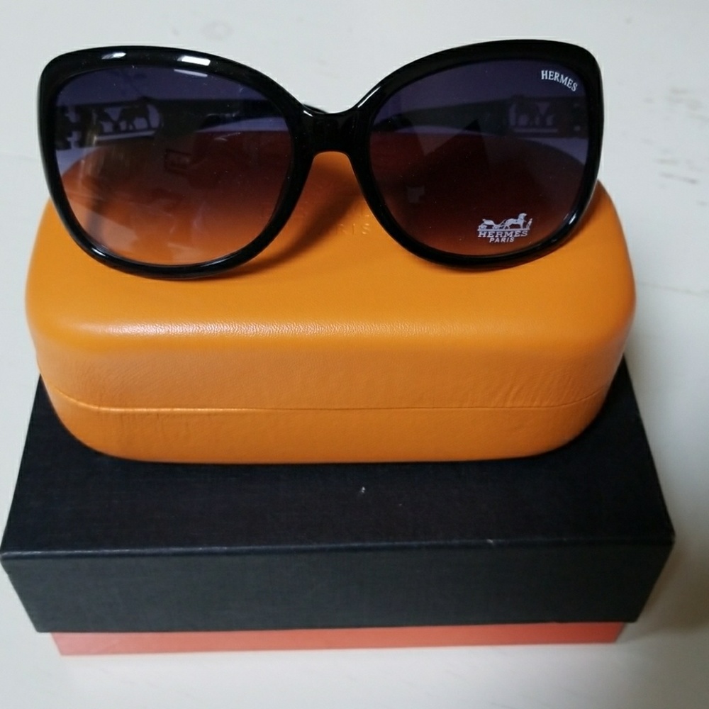 HERMES Sunglasses