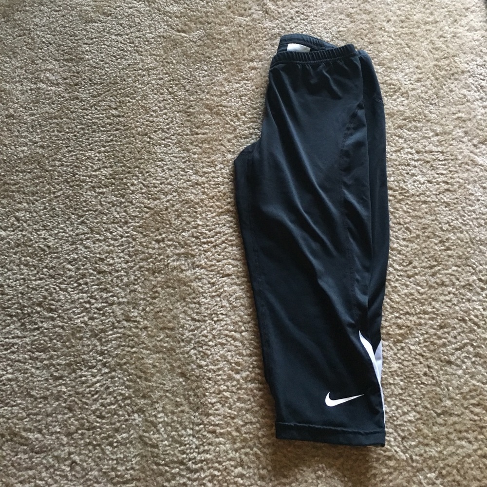 FINAL PRICE: Nike Crop Leggings