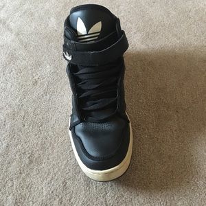 Adidas 11.5 shoe