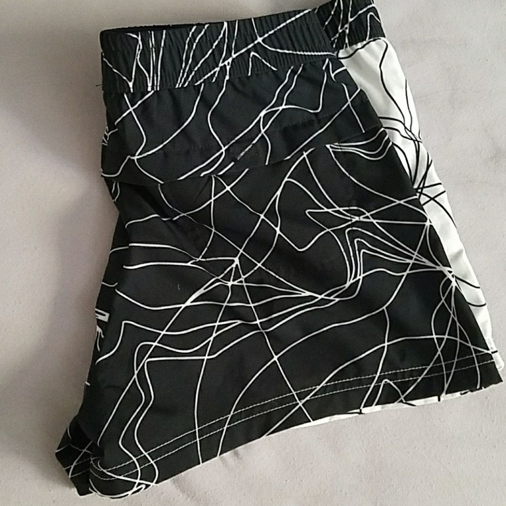 Fabletics shorts - Picture 2 of 3