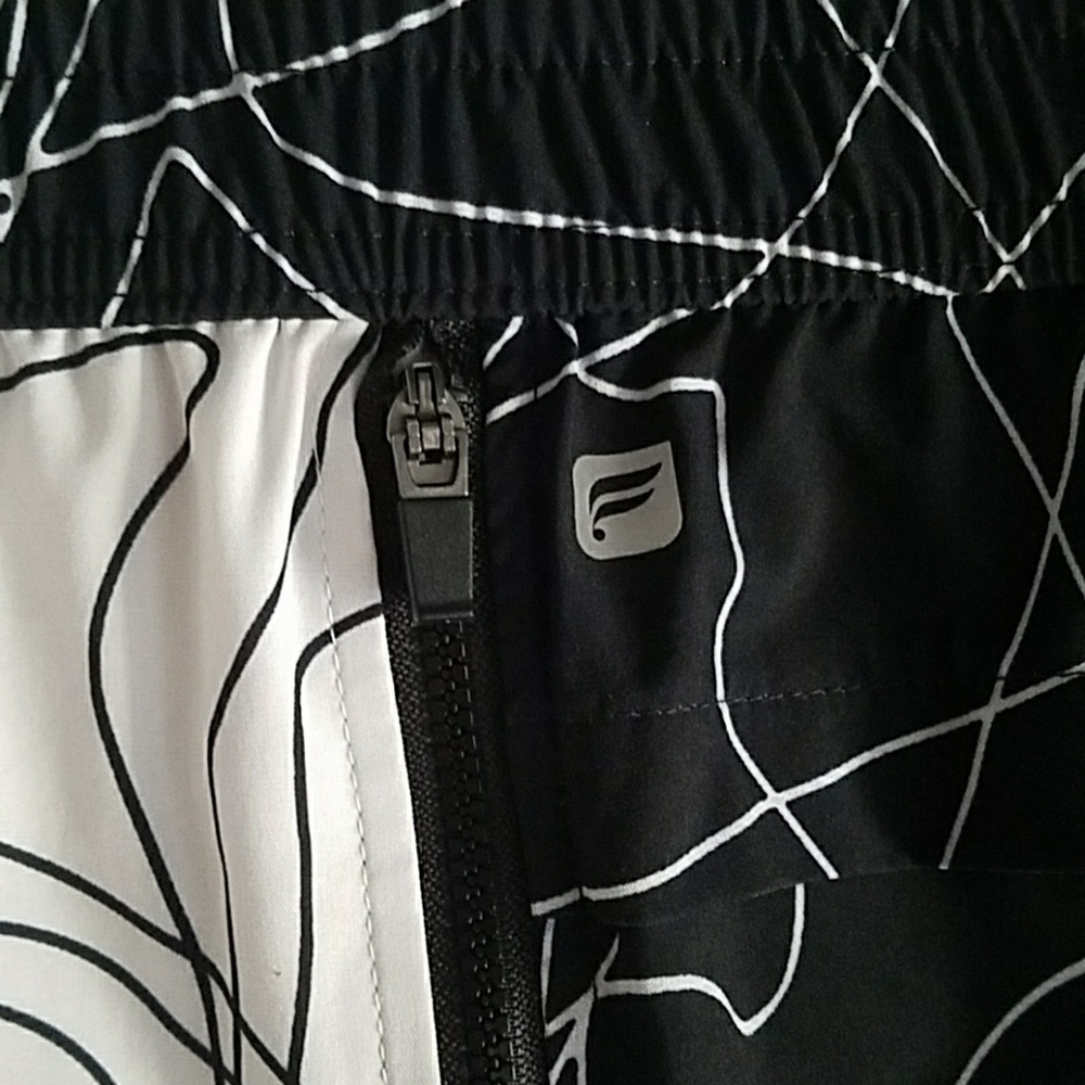 Fabletics shorts - Picture 3 of 3