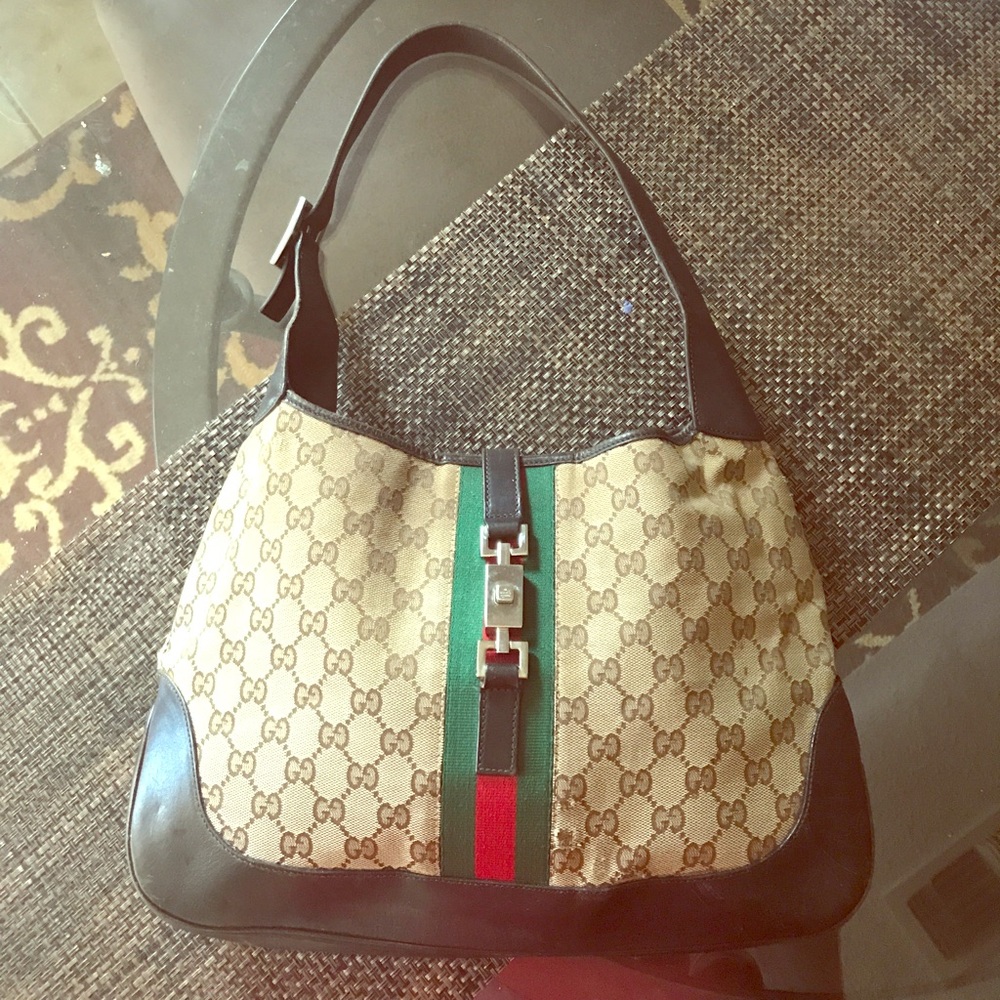 AUTHENTIC Gucci shoulder purse