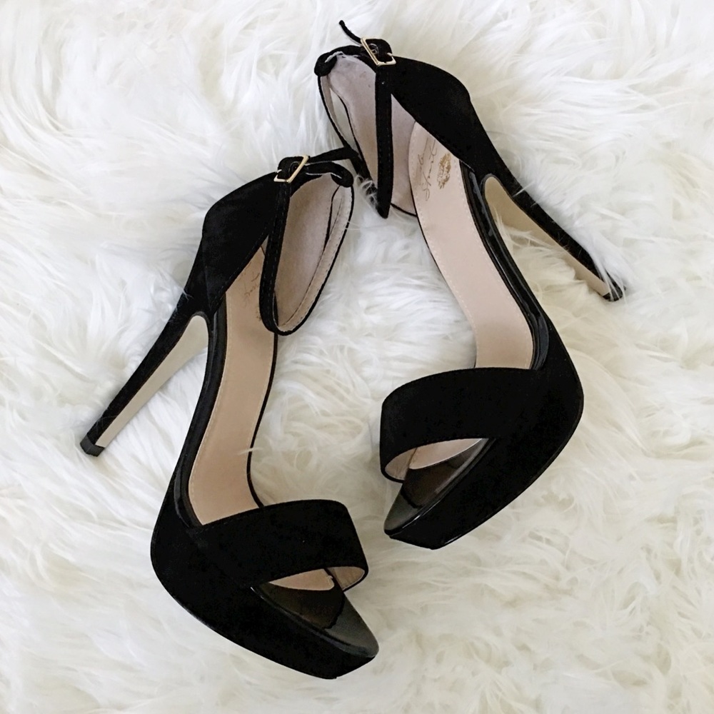 • FINAL PRICE • NWOB Black Sandal Heels