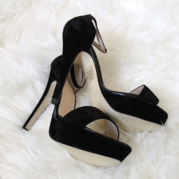 • FINAL PRICE • NWOB Black Sandal Heels - Picture 3 of 4