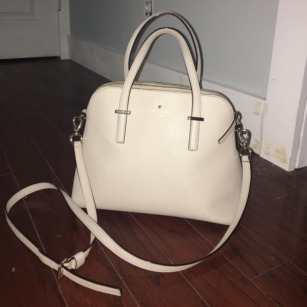 Kate Spade cedar street maise w/ necklace