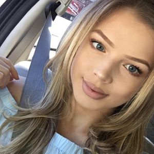 Meet your Posher, Caroline