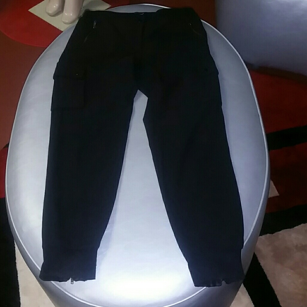 Cargo women's pants. Jogger style