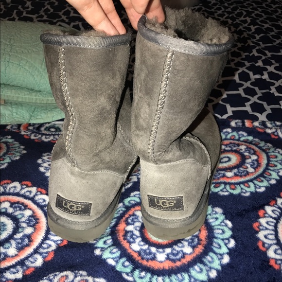 Short Ugg boots! - Picture 2 of 7