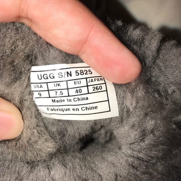 Short Ugg boots! - Picture 4 of 7