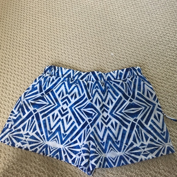 Patterned shorts - Picture 2 of 2